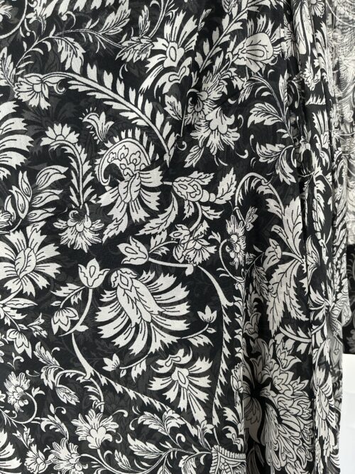 Dress - Black Dress White Floral Wrap ZARA - Image 3
