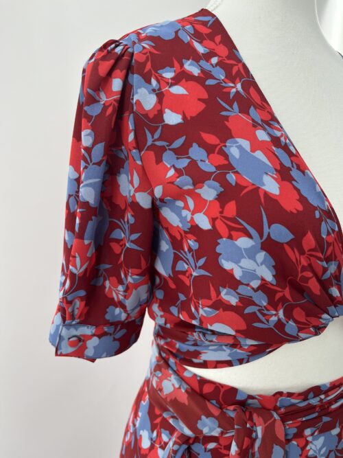 Set - Skirt and Top Cropped Floral Red ALEXIS - Image 7